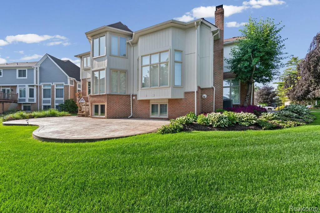 13335 Diegel Drive Shelby Charter Township MI 48315