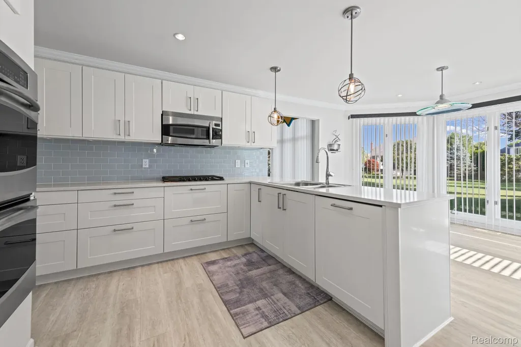 13335 Diegel Drive Shelby Charter Township MI 48315