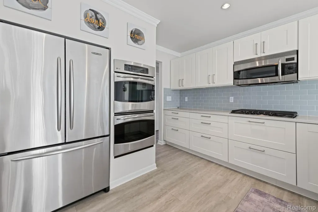 13335 Diegel Drive Shelby Charter Township MI 48315