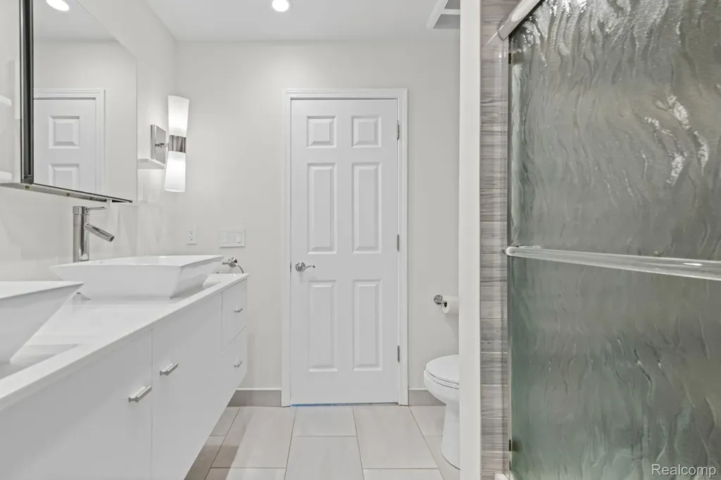 13335 Diegel Drive Shelby Charter Township MI 48315