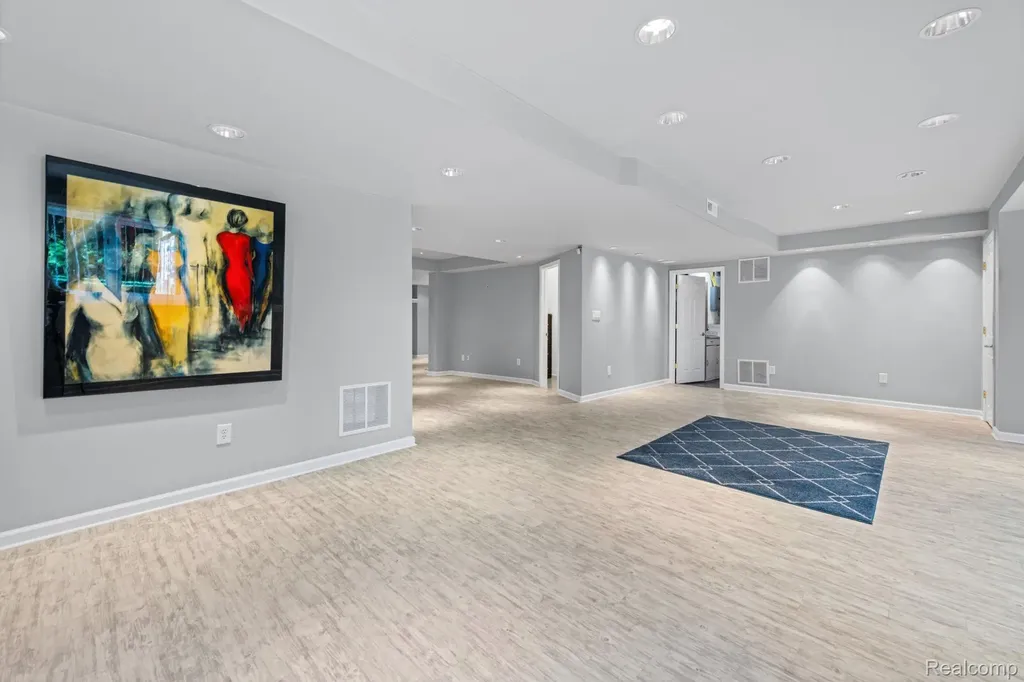 13335 Diegel Drive Shelby Charter Township MI 48315