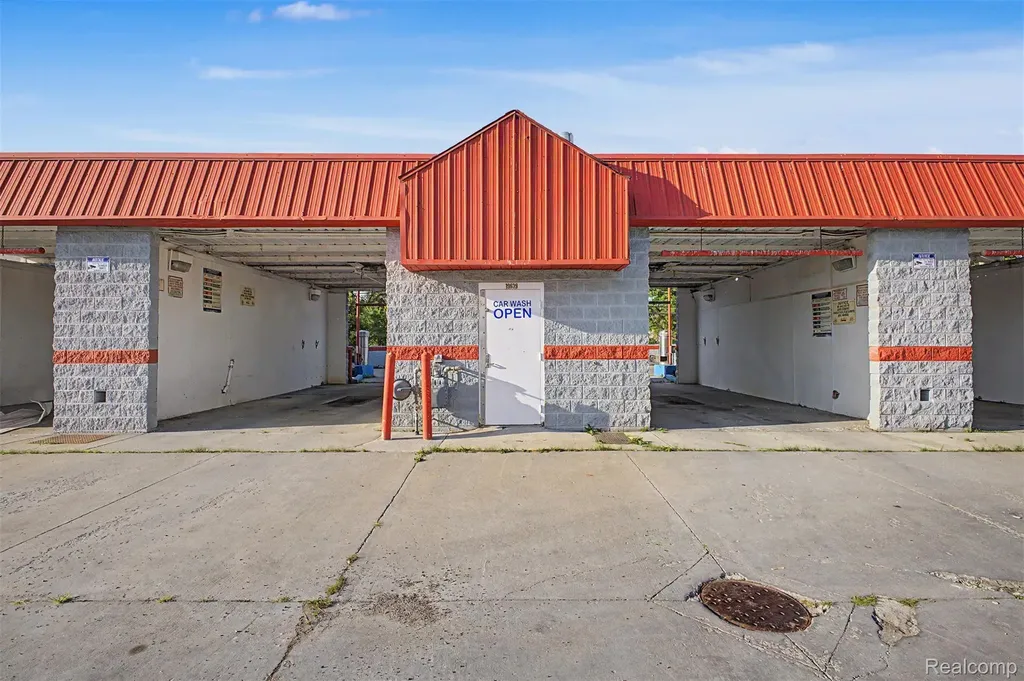 19639 W Warren Avenue Detroit City MI 48228