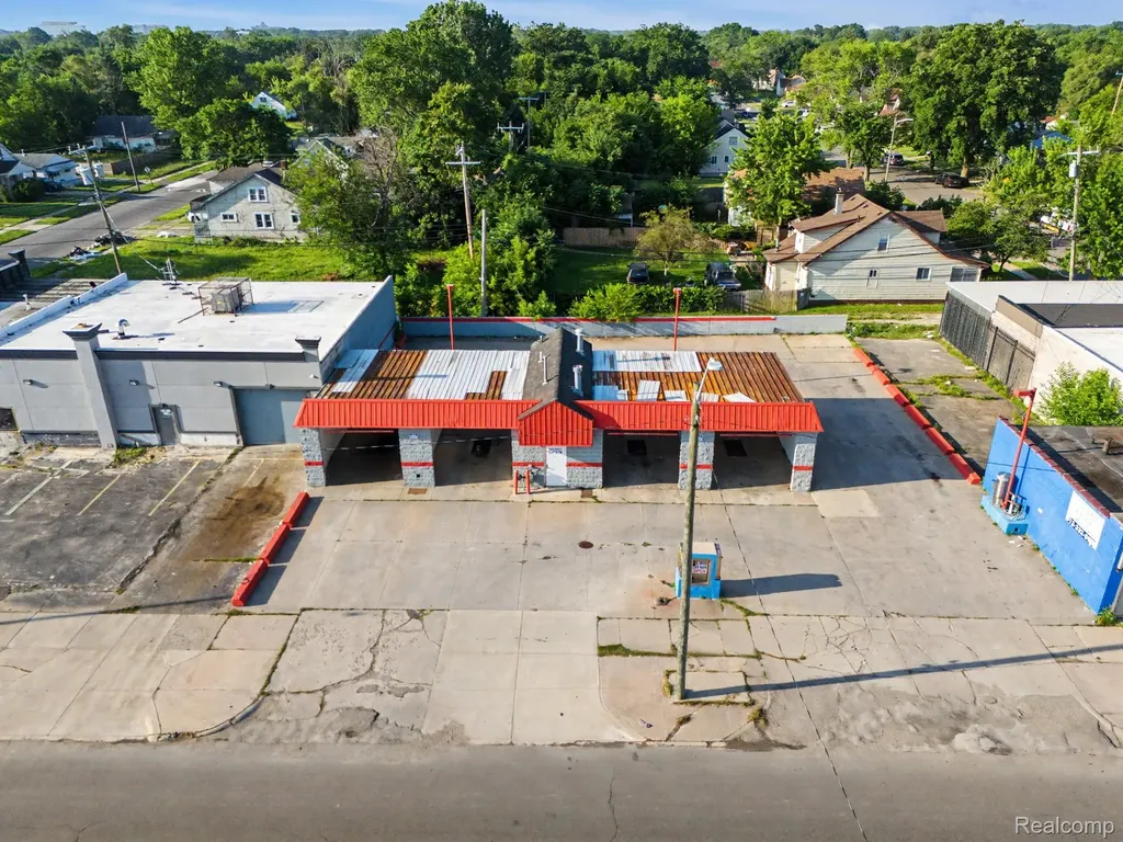 19639 W Warren Avenue Detroit City MI 48228