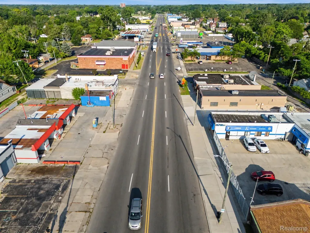 19639 W Warren Avenue Detroit City MI 48228