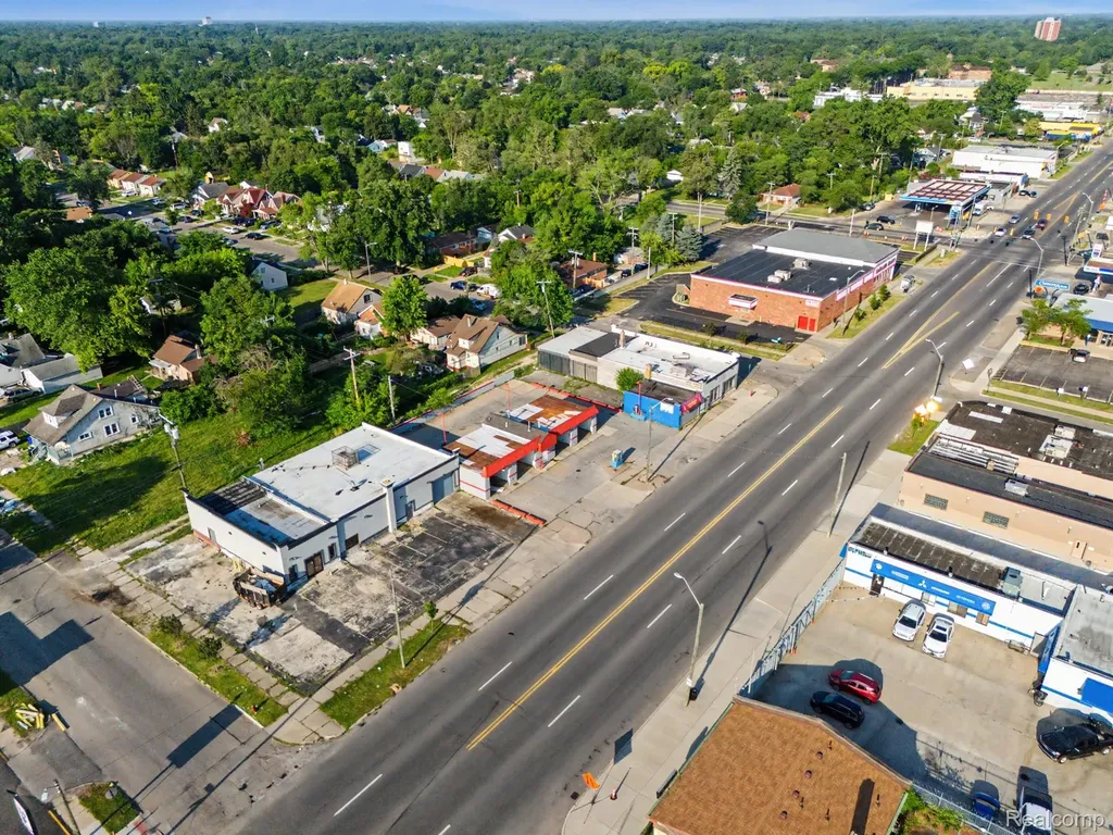 19639 W Warren Avenue Detroit City MI 48228