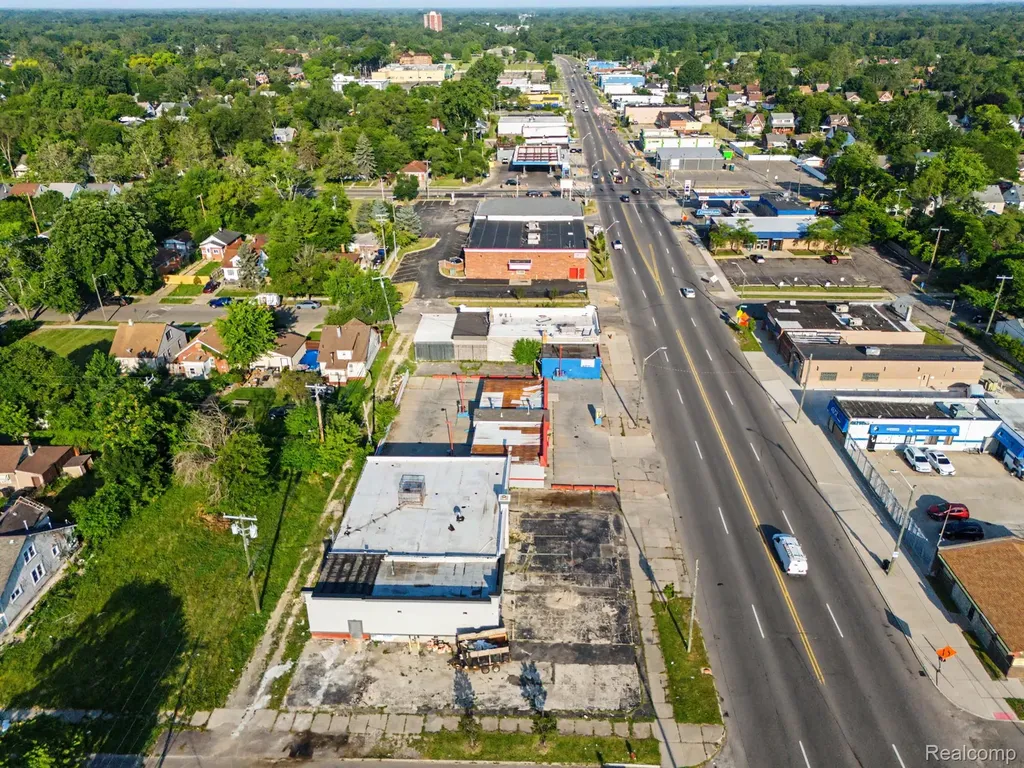 19639 W Warren Avenue Detroit City MI 48228