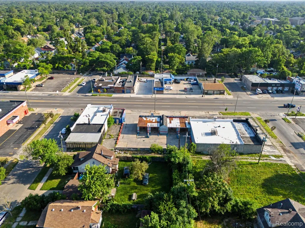 19639 W Warren Avenue Detroit City MI 48228