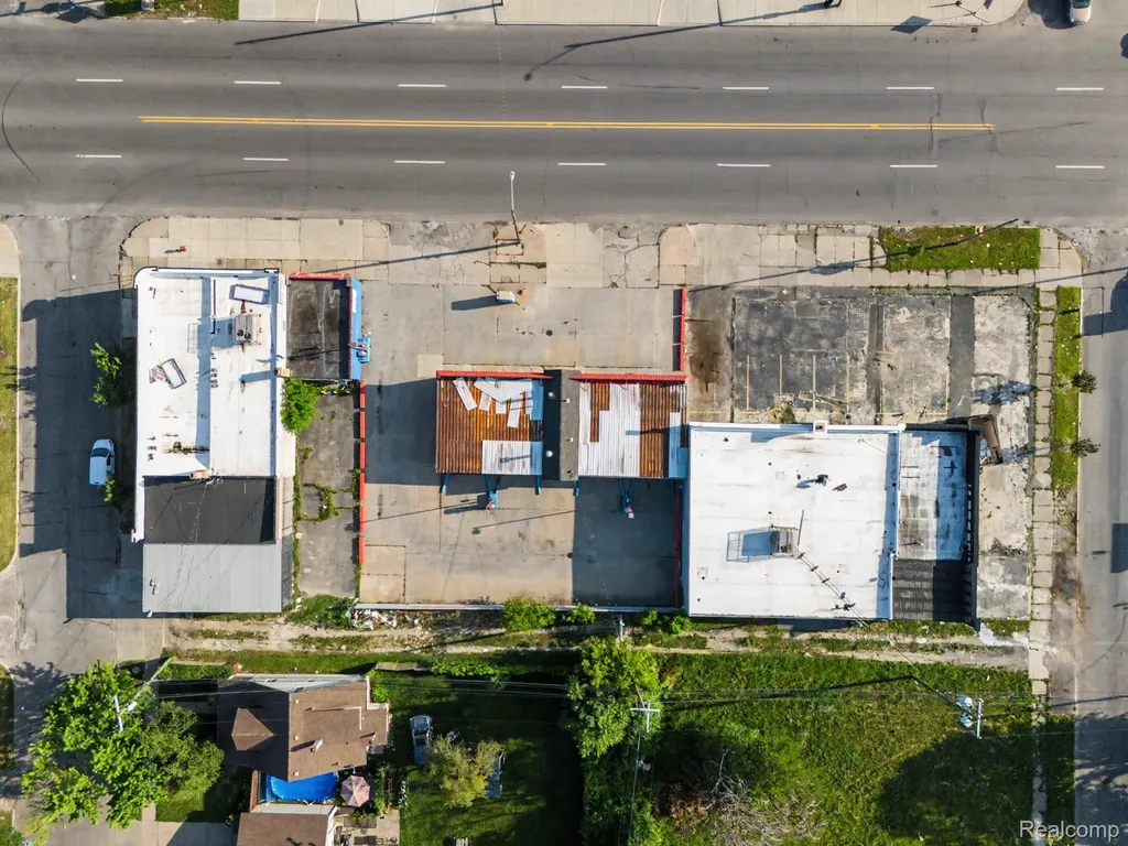 19639 W Warren Avenue Detroit City MI 48228