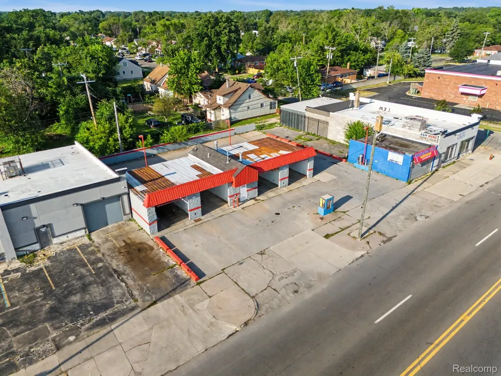 19639 W Warren Avenue Detroit City MI 48228