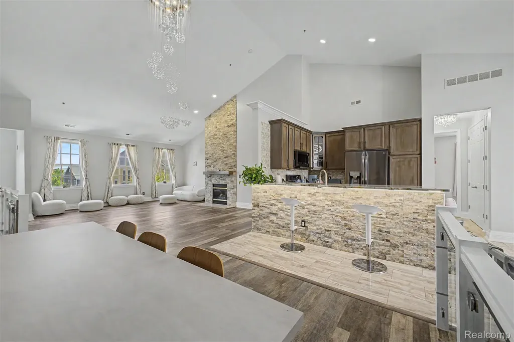 370 Roosevelt Street Canton Charter Township MI 48188