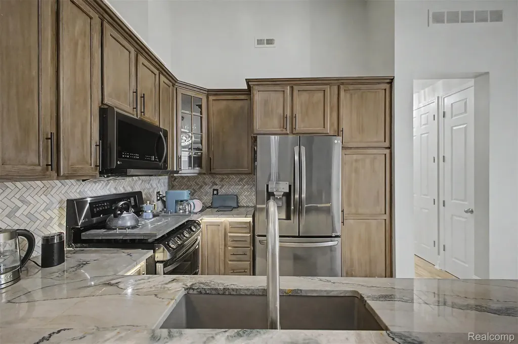 370 Roosevelt Street Canton Charter Township MI 48188