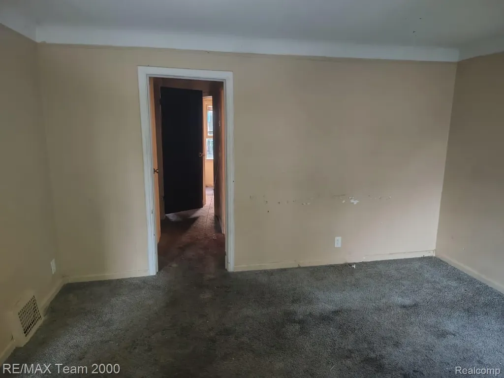 19409 Goulburn Street Detroit City MI 48205