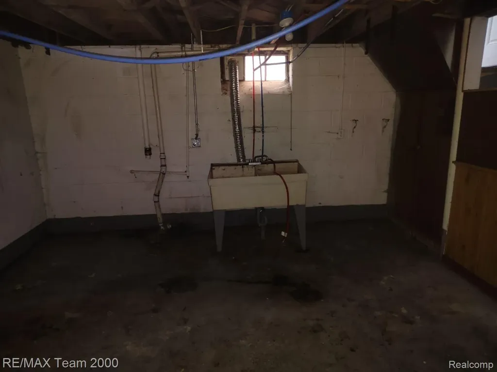 19409 Goulburn Street Detroit City MI 48205