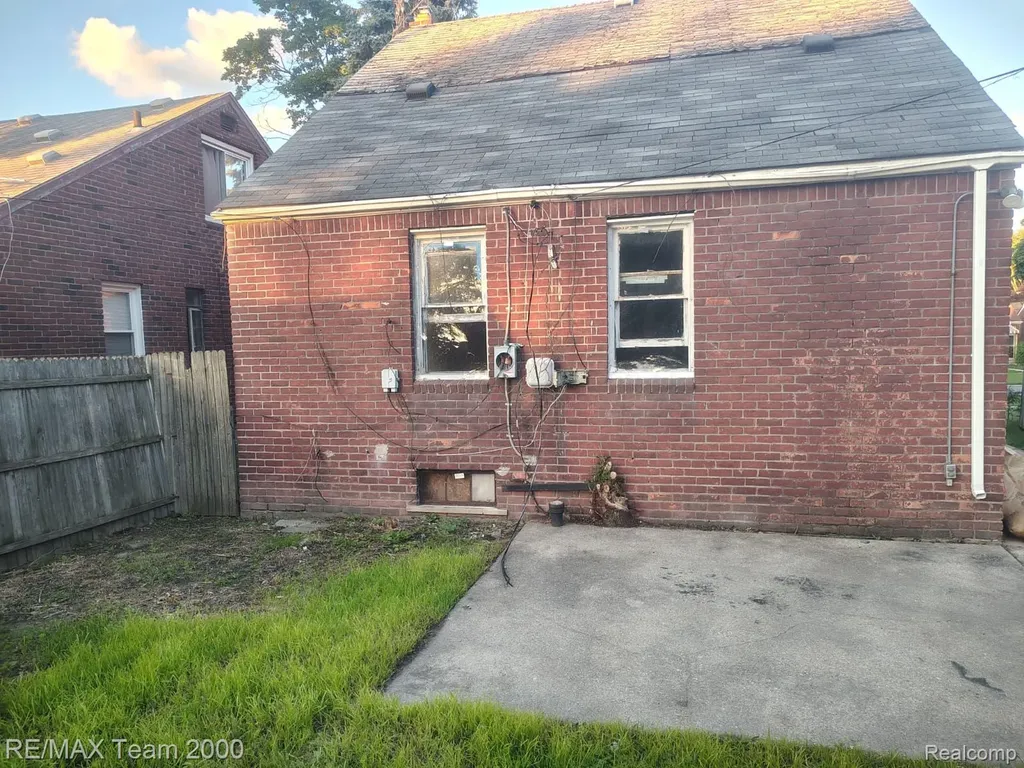 19409 Goulburn Street Detroit City MI 48205