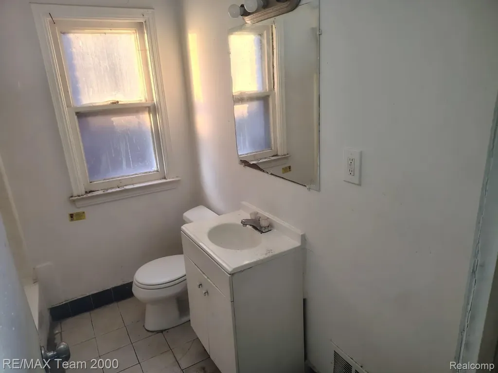 19409 Goulburn Street Detroit City MI 48205
