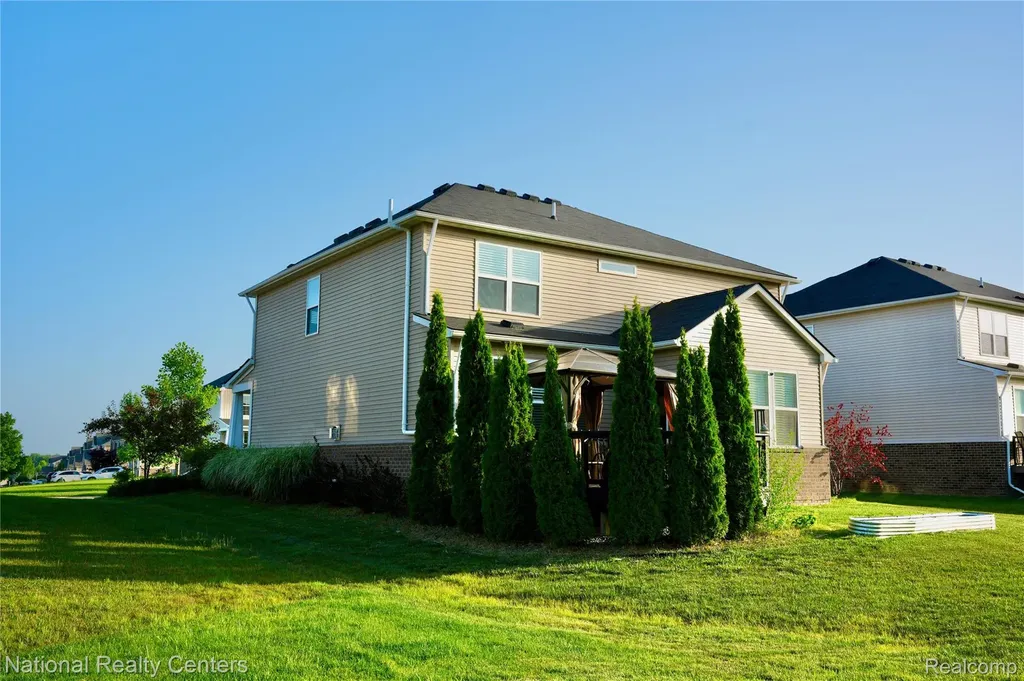 58180 Jonagold Lane Lyon Charter Township MI 48165