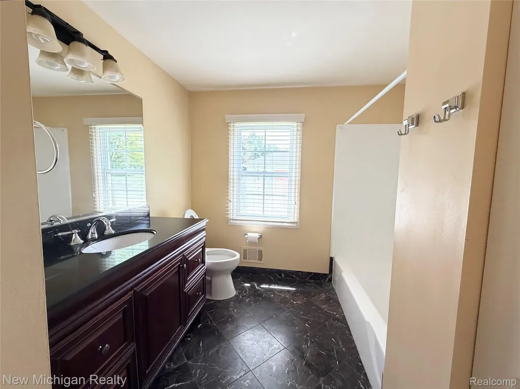 5937 Red Coat Lane West Bloomfield Charter Township MI 48322