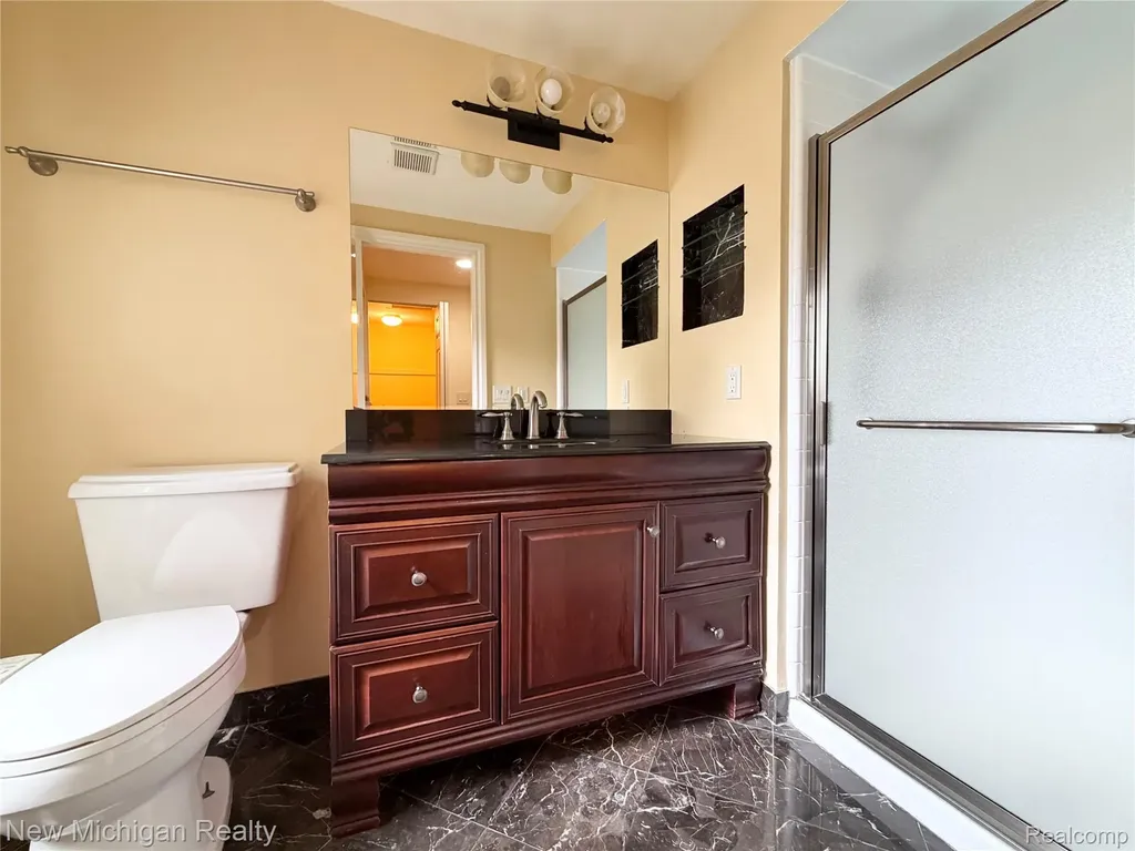 5937 Red Coat Lane West Bloomfield Charter Township MI 48322