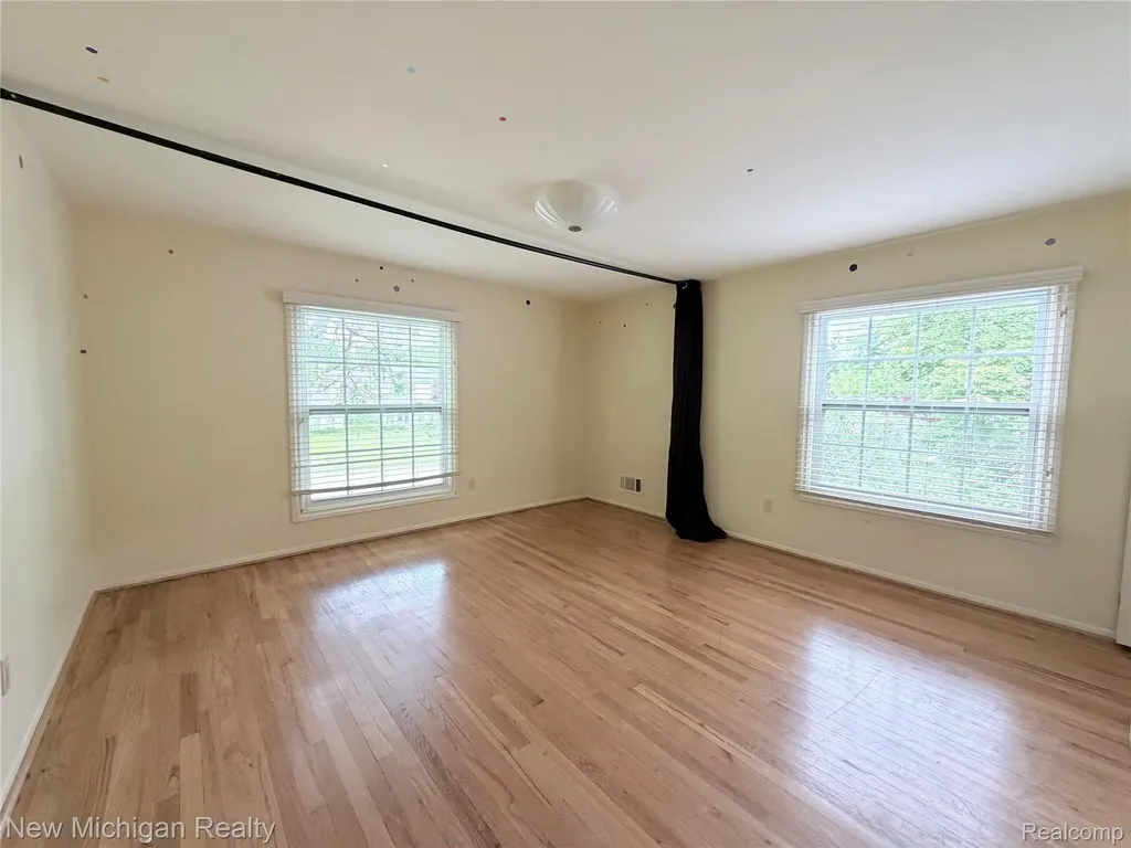 5937 Red Coat Lane West Bloomfield Charter Township MI 48322