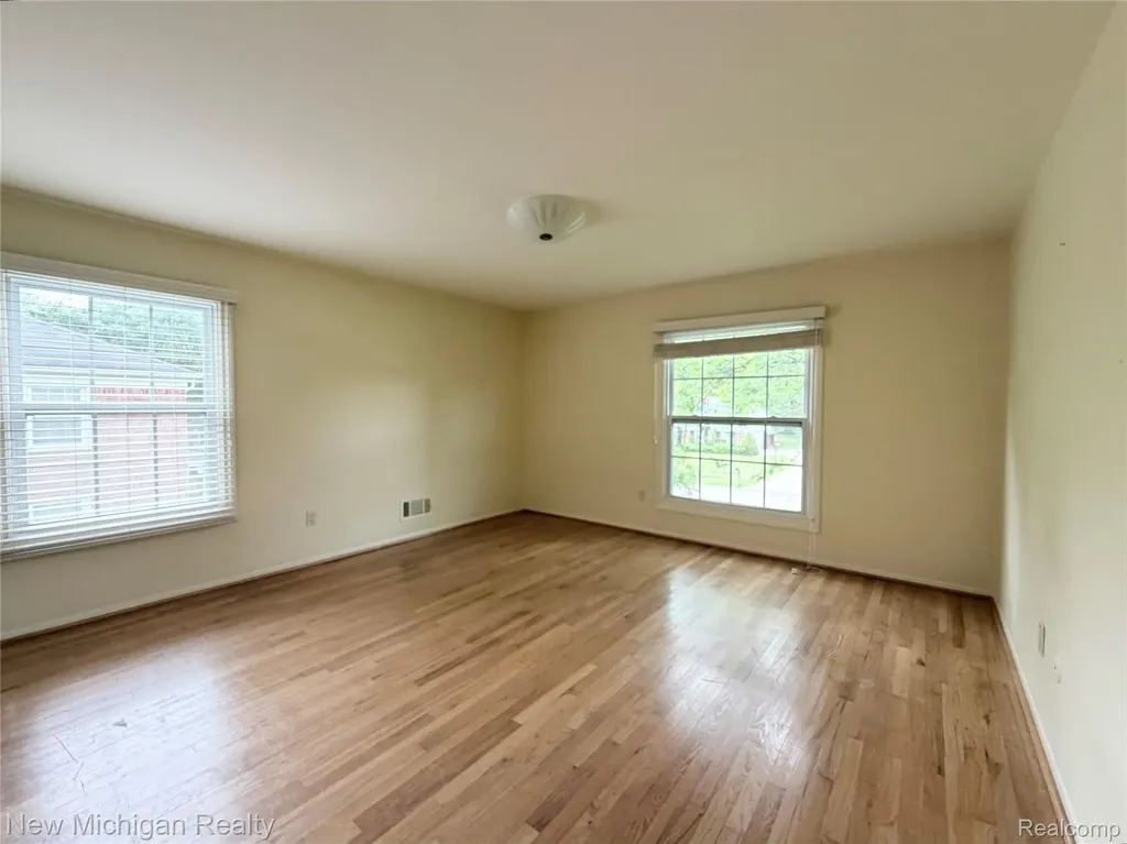 5937 Red Coat Lane West Bloomfield Charter Township MI 48322