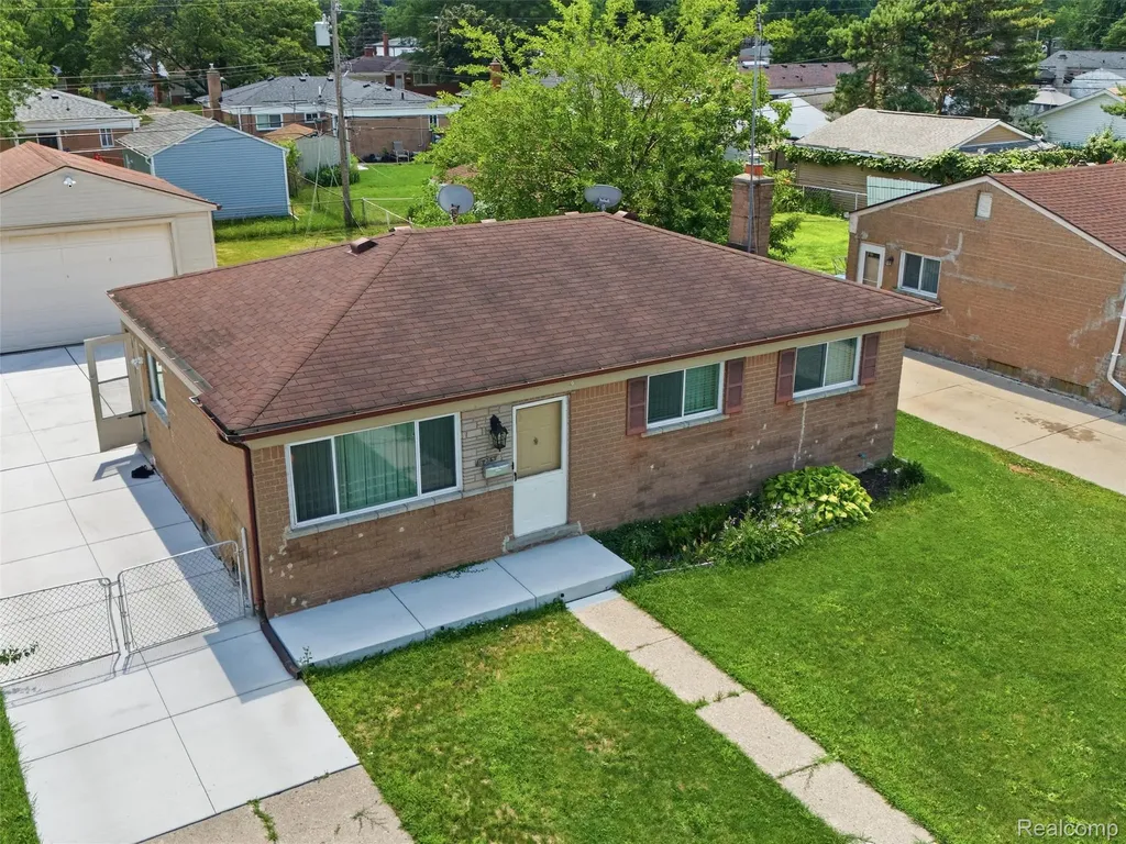 3218 E 14 Mile Road Warren City MI 48092