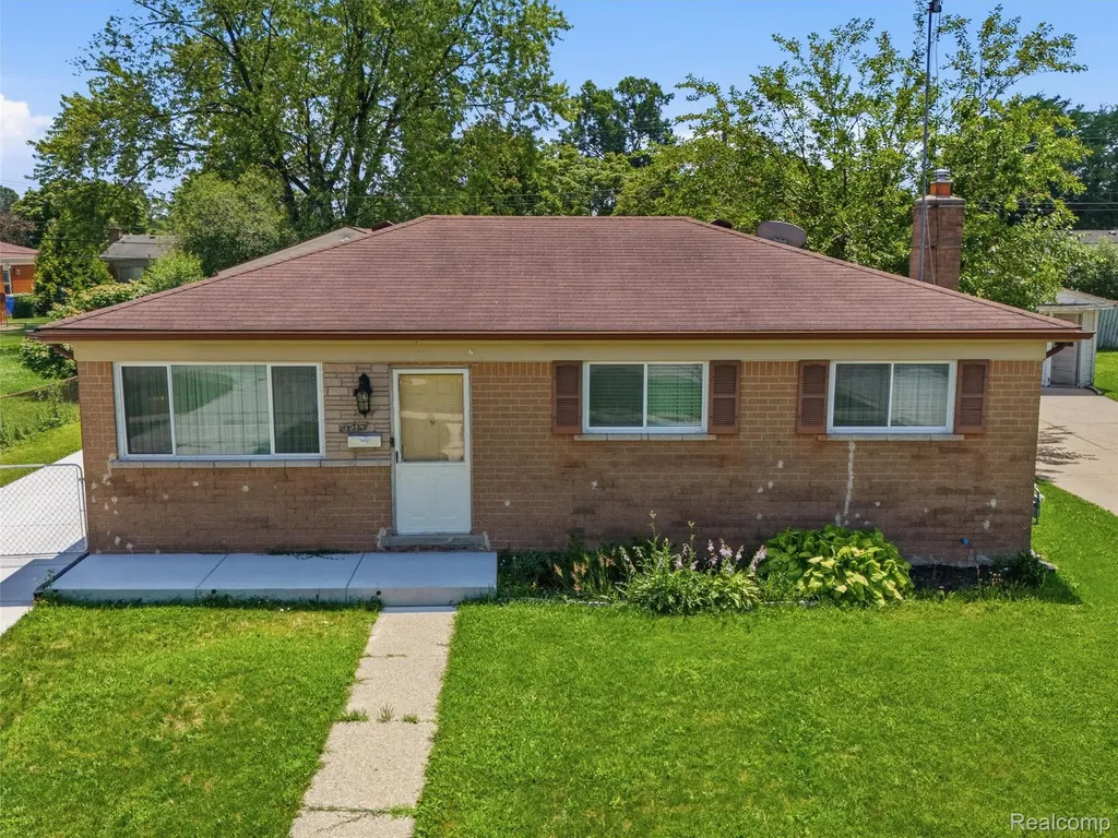 3218 E 14 Mile Road Warren City MI 48092
