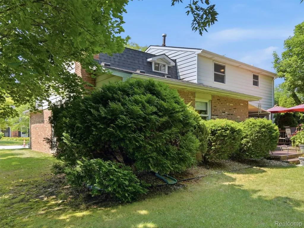 45414 Brunswick Drive Canton Charter Township MI 48187