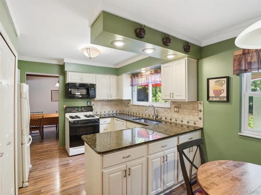 45414 Brunswick Drive Canton Charter Township MI 48187