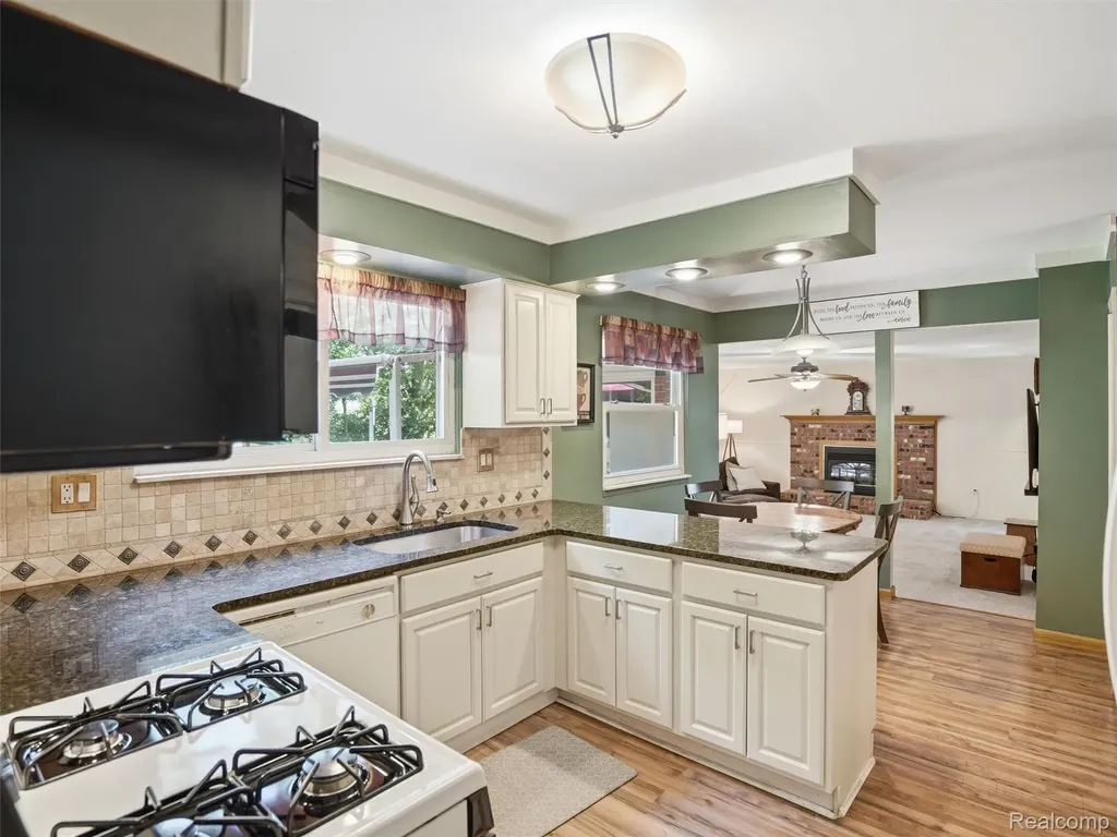 45414 Brunswick Drive Canton Charter Township MI 48187