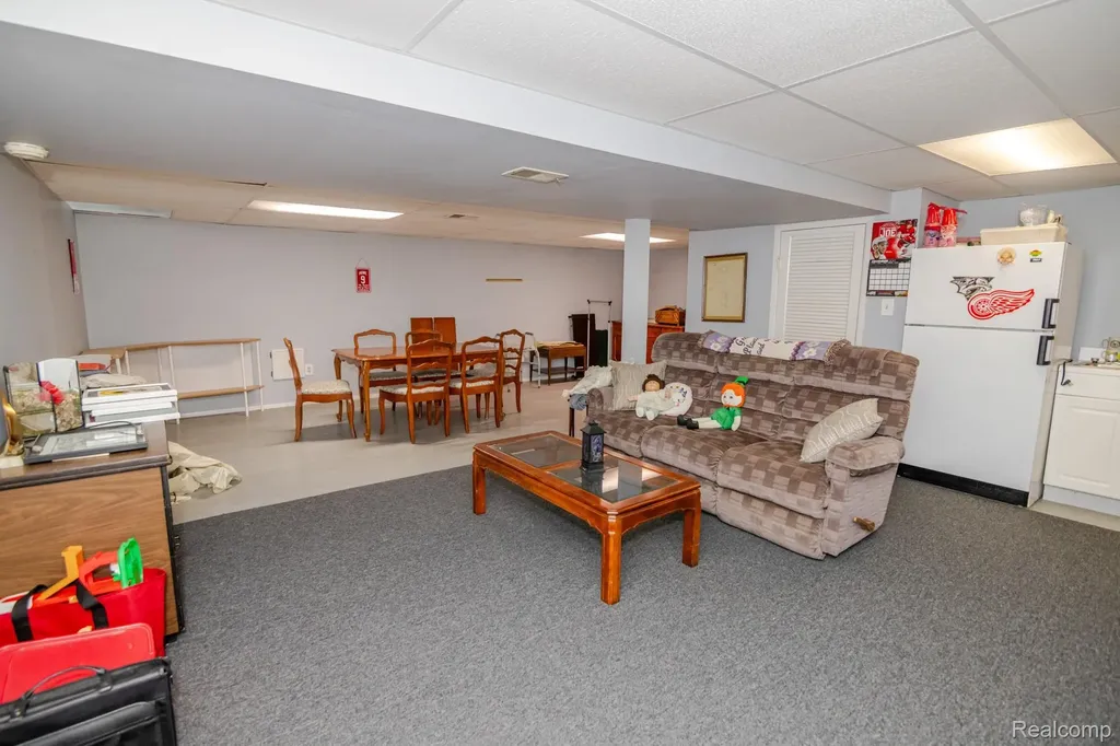 45630 White Oak Drive Shelby Charter Township MI 48315