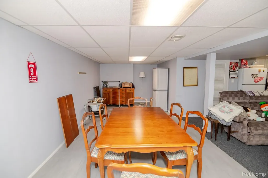 45630 White Oak Drive Shelby Charter Township MI 48315