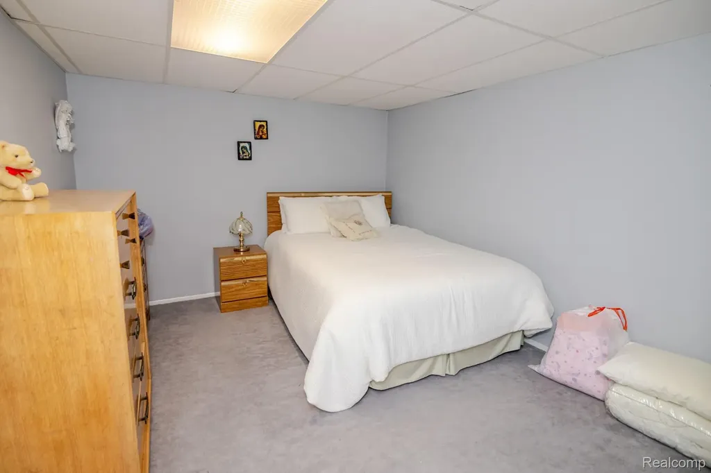 45630 White Oak Drive Shelby Charter Township MI 48315