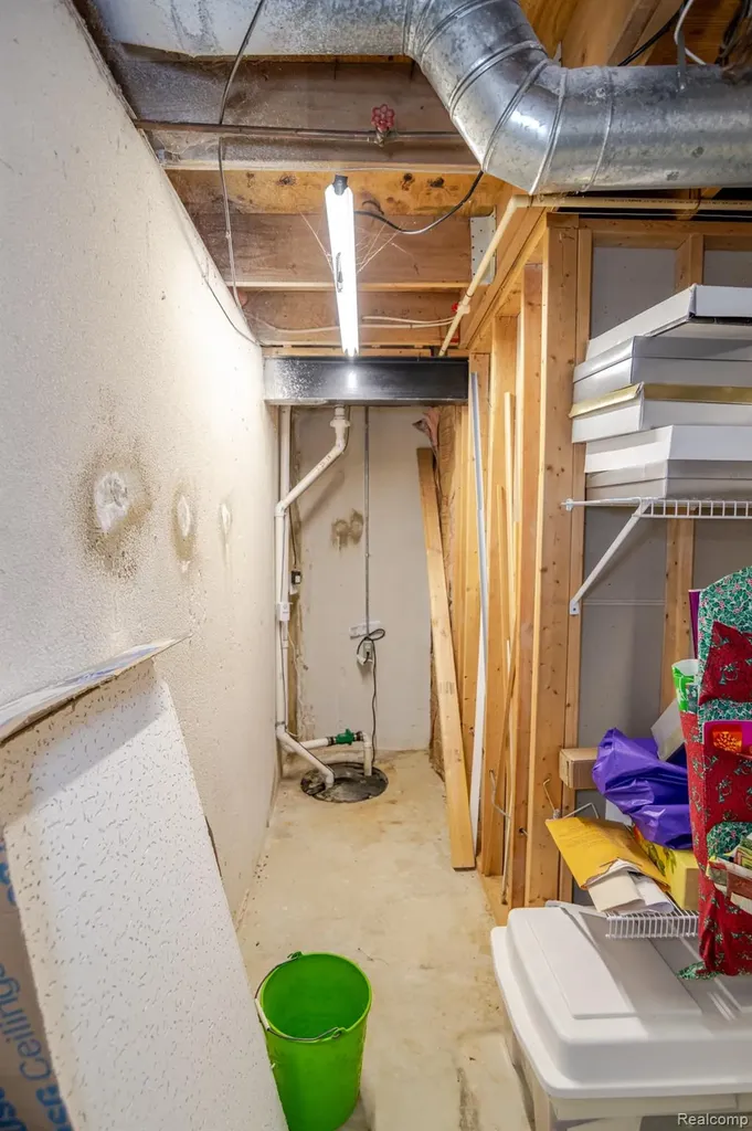 45630 White Oak Drive Shelby Charter Township MI 48315