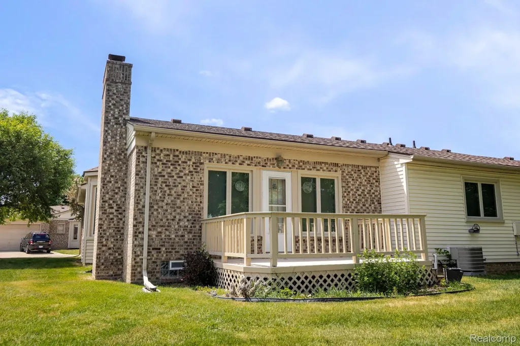 45630 White Oak Drive Shelby Charter Township MI 48315