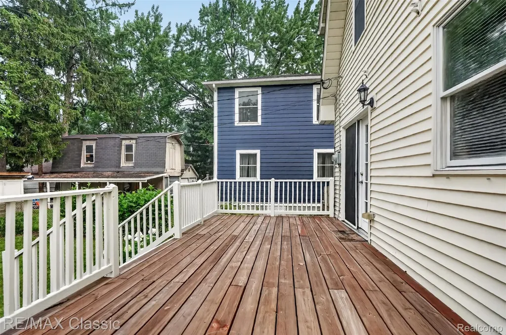 909 Fernwood Road Royal Oak City MI 48067