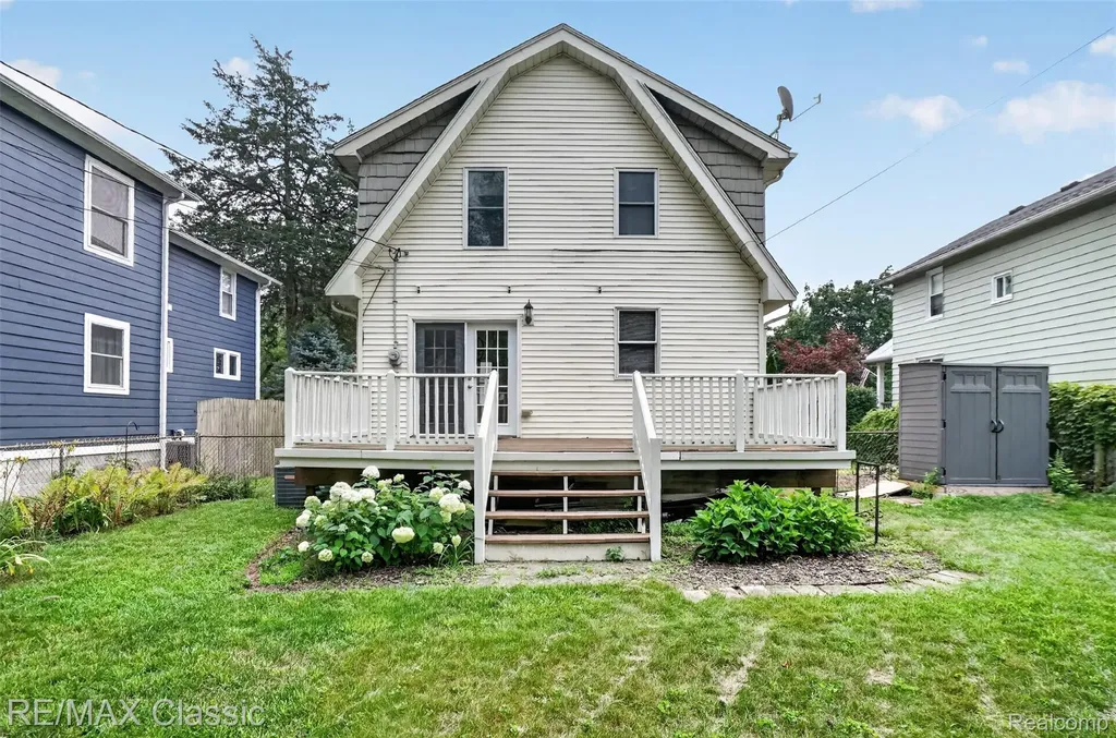 909 Fernwood Road Royal Oak City MI 48067