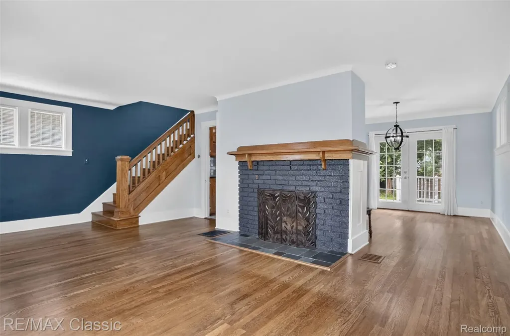 909 Fernwood Road Royal Oak City MI 48067