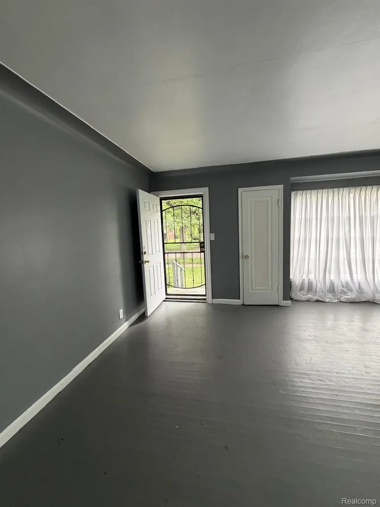 12626 Payton Street Detroit City MI 48224