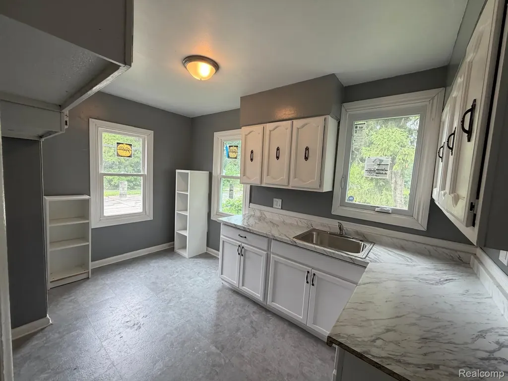 12626 Payton Street Detroit City MI 48224