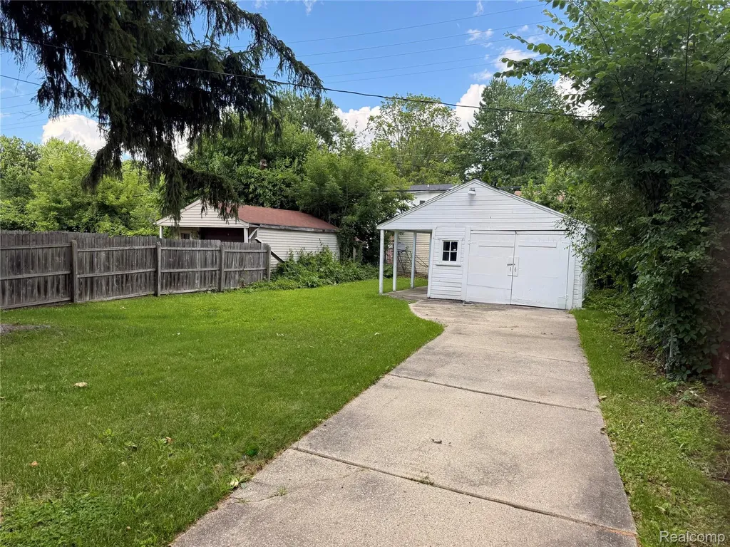 14360 Grandville Avenue Detroit City MI 48223