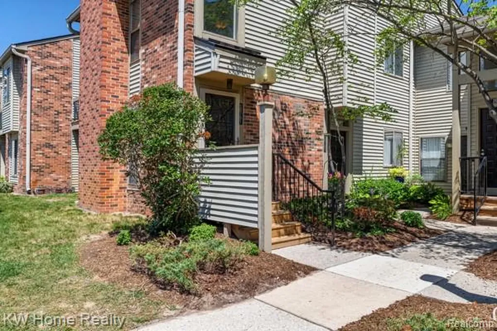 20791 Indian Creek Drive Farmington Hills City MI 48335