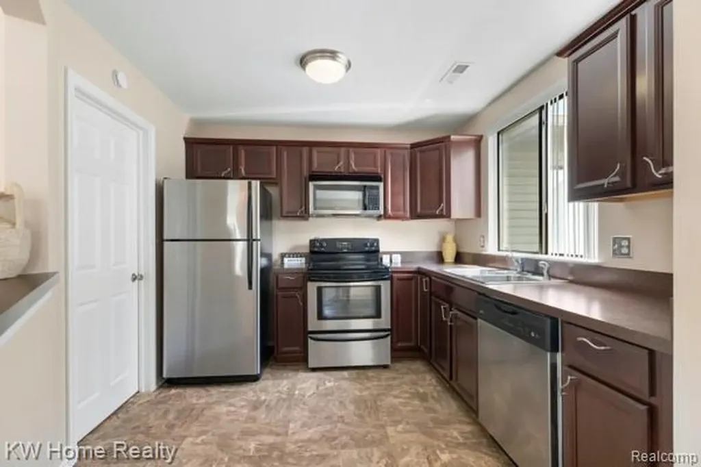 20791 Indian Creek Drive Farmington Hills City MI 48335