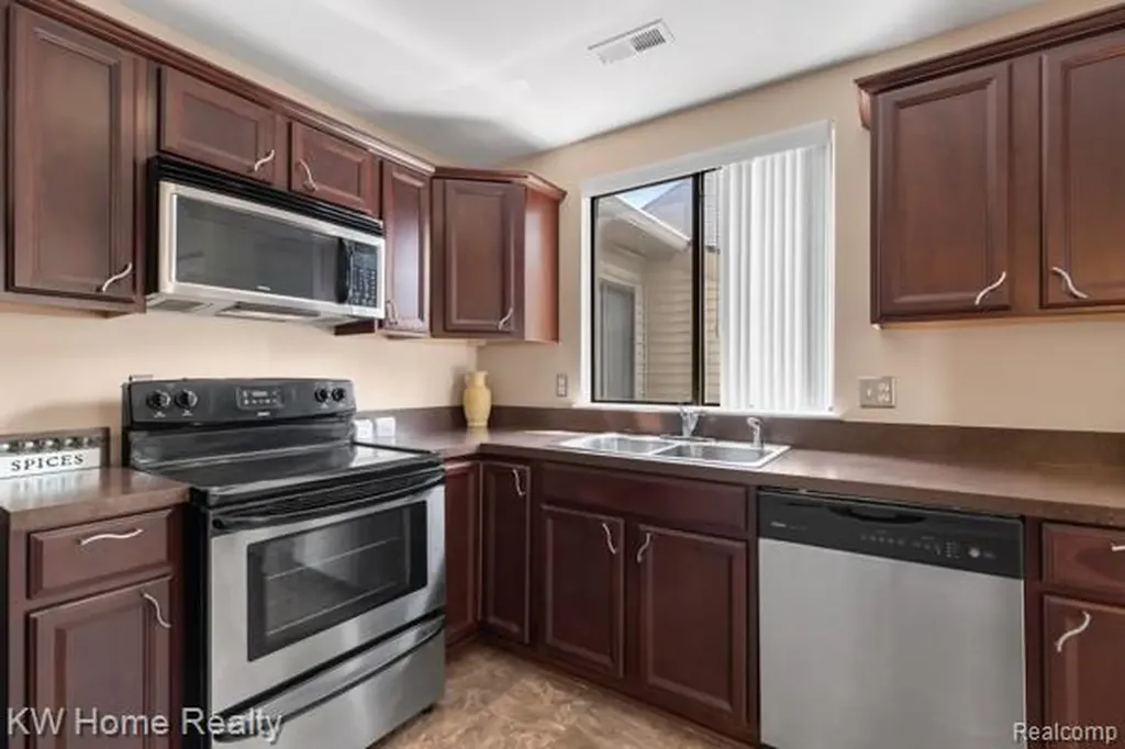 20791 Indian Creek Drive Farmington Hills City MI 48335