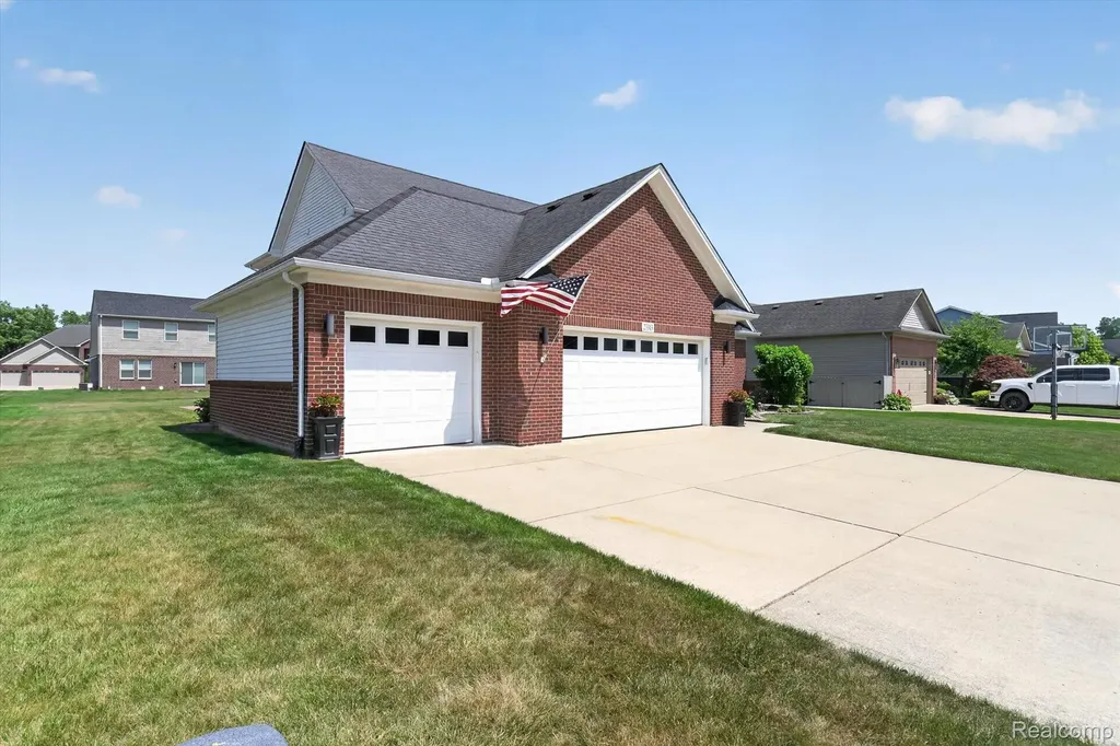 23313 Crescent Ridge Drive Huron Charter Township MI 48164