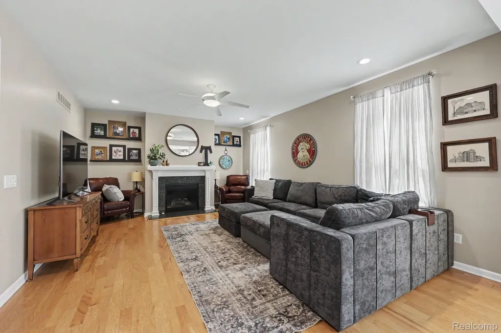7560 Gannon Court Shelby Charter Township MI 48317