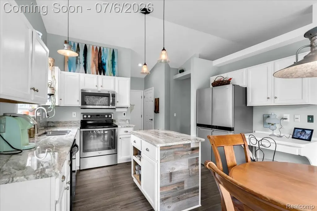 4436 Maplewood Meadows Avenue Burton City MI 48439