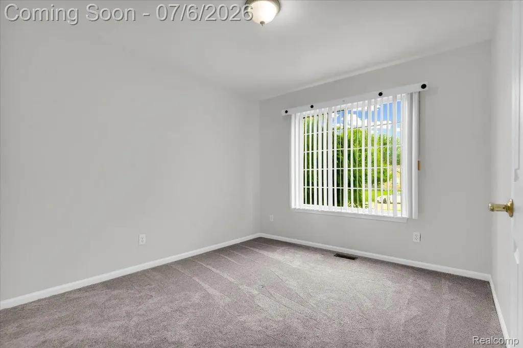 4436 Maplewood Meadows Avenue Burton City MI 48439