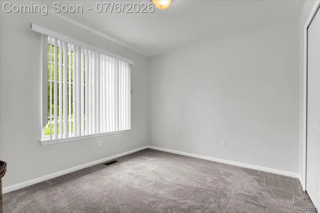 4436 Maplewood Meadows Avenue Burton City MI 48439