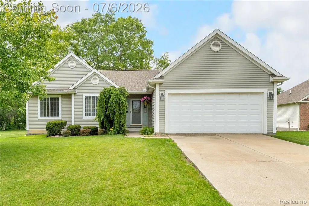 4436 Maplewood Meadows Avenue Burton City MI 48439