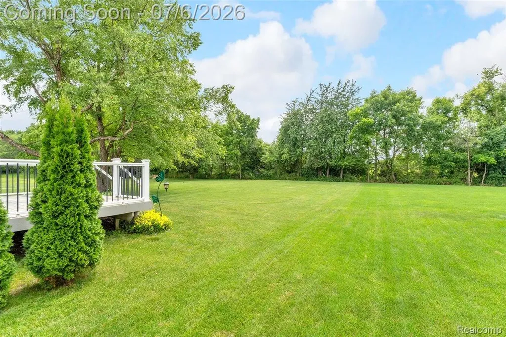4436 Maplewood Meadows Avenue Burton City MI 48439